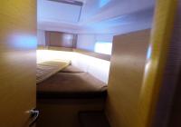 bateau à voile voilier Elan 45 impression intérieur de face cabine